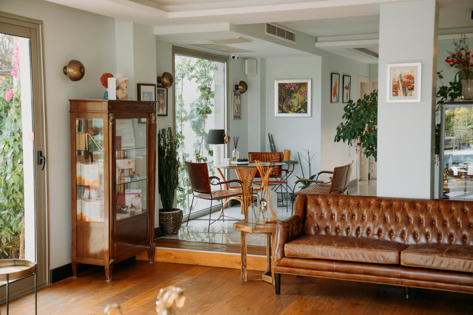 The living room at Mandarin Grove